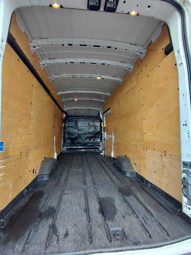 Ford Transit L4H3